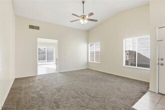 6725 Reggie Cir in Las Vegas, NV - Building Photo - Building Photo