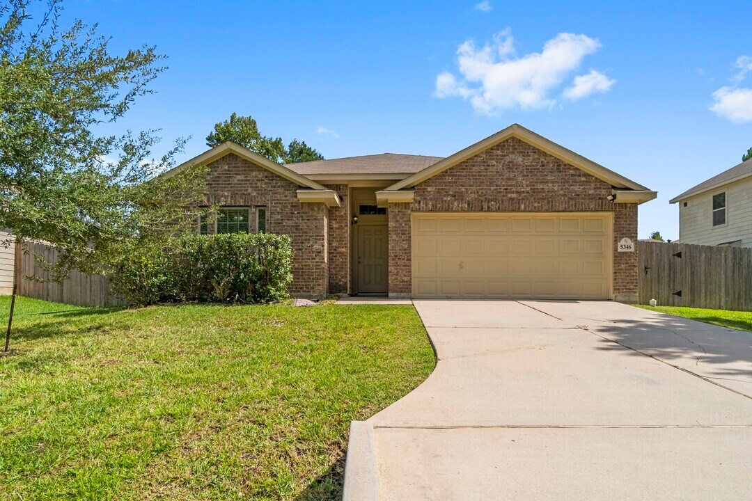 5346 Weeping Bow in Willis, TX - Building Photo