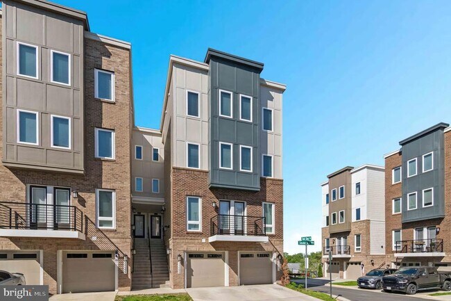 15500 Smoke Box Way in Woodbridge, VA - Building Photo - Building Photo