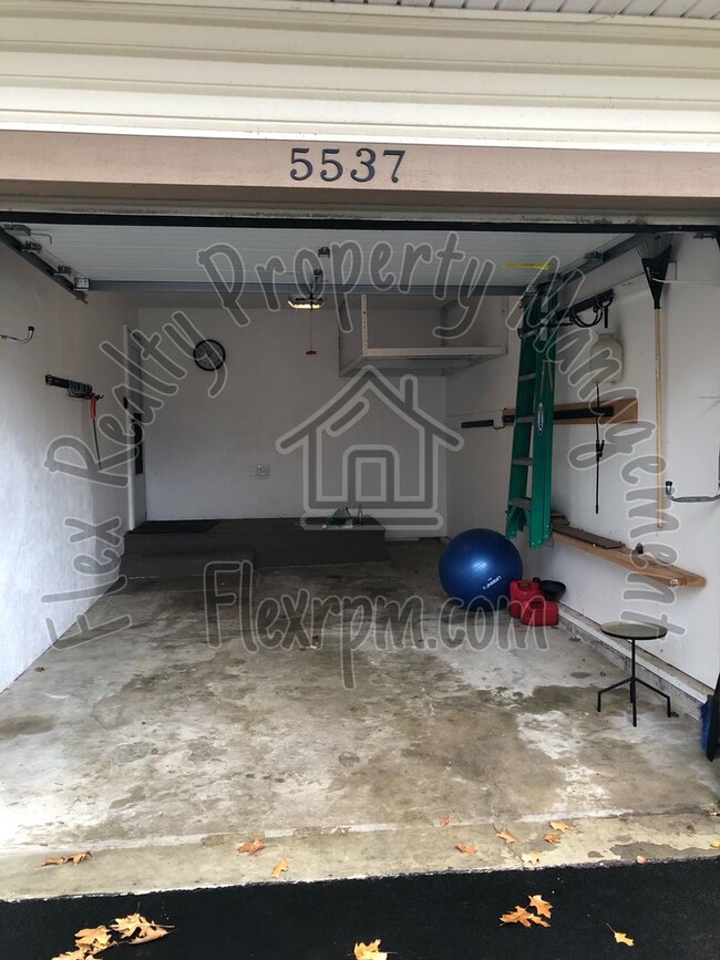 5537 Willowood Ct in Toledo, OH - Building Photo - Building Photo