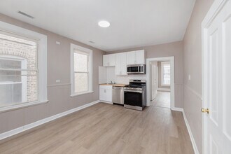 1430 W Superior St in Chicago, IL - Building Photo - Building Photo