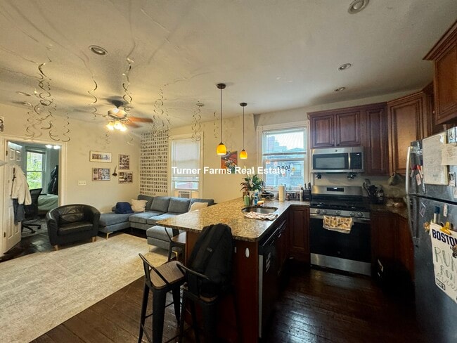 717 Parker St, Unit 3