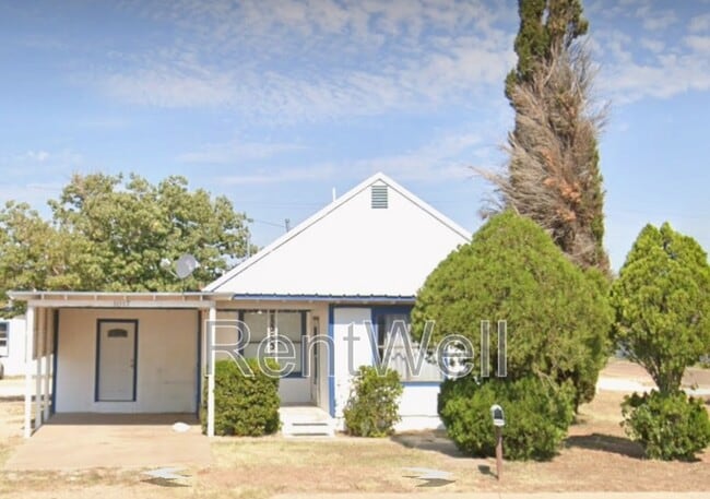 1017 N Main Ave in Denver City, TX - Building Photo - Building Photo