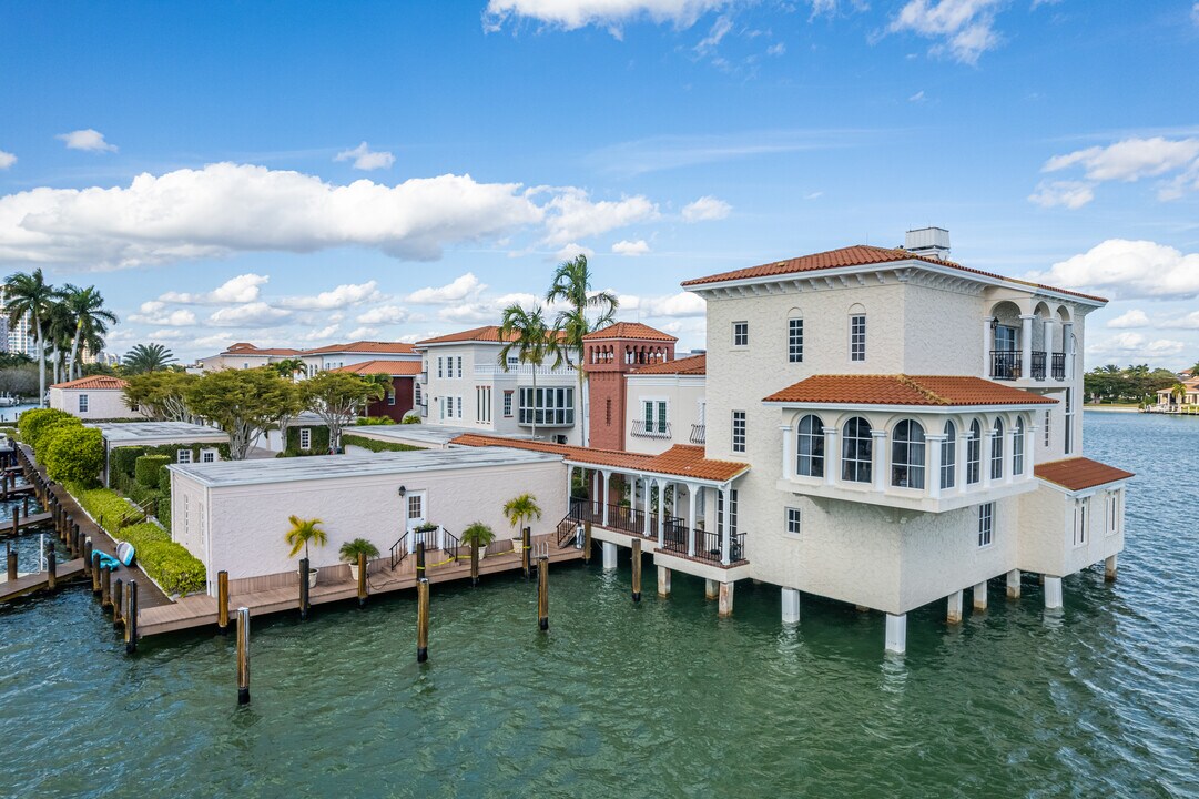 Venetian Villas at Park Shore in Naples, FL - Building Photo