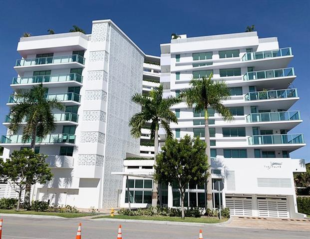 2678 Tigertail Ave, Unit 1703 in Miami, FL - Building Photo - Building Photo