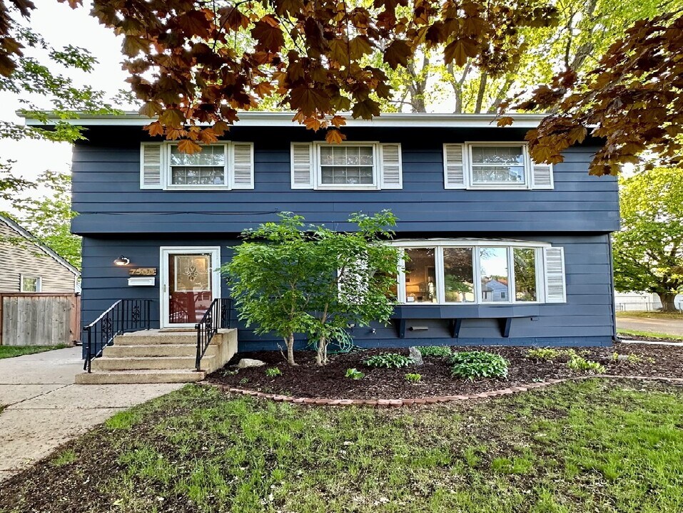 7500 Aldrich Ave S in Richfield, MN - Building Photo