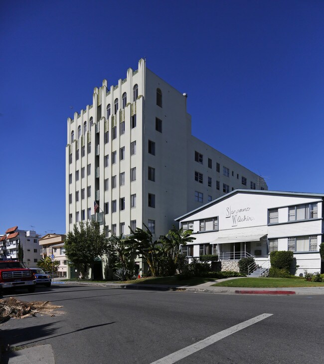 Serrano Towers in Los Angeles, CA - Building Photo - Building Photo