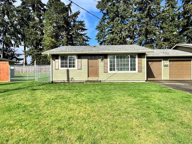 17402-17404 8th Ave Ct E