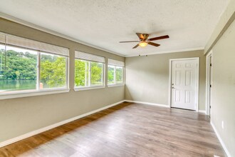 2806 MO-76 in Rockaway Beach, MO - Foto de edificio - Building Photo