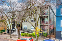 Clayborn Condominiums in Portland, OR - Foto de edificio - Primary Photo