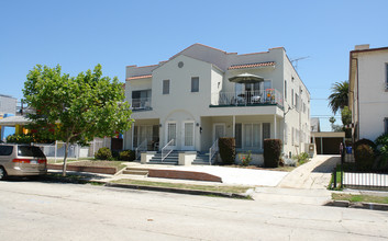 854 S Gramercy Pl in Los Angeles, CA - Building Photo - Building Photo