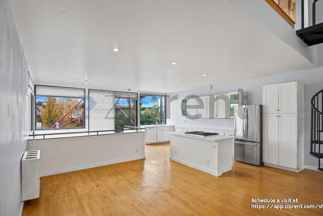 3016 Filbert St in Oakland, CA - Building Photo