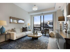 212 10th Ave S in Minneapolis, MN - Building Photo