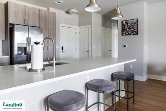 10800 Colonial Gtwy Dr, Unit 1-413 in Ft. Myers, FL - Foto de edificio - Building Photo