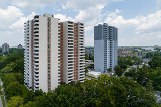 Hillburn Apartments in Toronto, ON - Building Photo - Building Photo