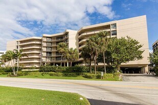 3610 S Ocean Blvd, Unit 609 in South Palm Beach, FL - Building Photo