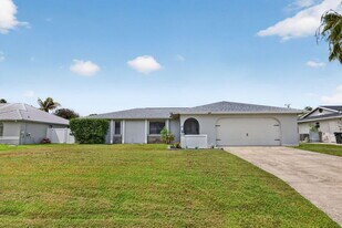 825 SE Starflower Ave in Port St. Lucie, FL - Building Photo