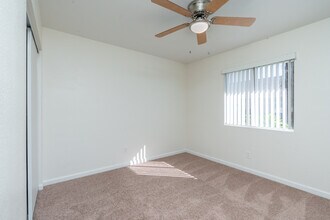 Eucalyptus Apartments in Moreno Valley, CA - Foto de edificio - Interior Photo