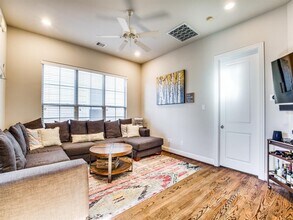 1246 Sampson St in Houston, TX - Building Photo - Building Photo