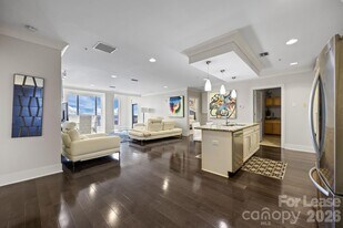 222 S Caldwell St in Charlotte, NC - Building Photo