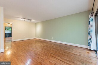 11719 Newbridge Ct in Reston, VA - Building Photo - Building Photo