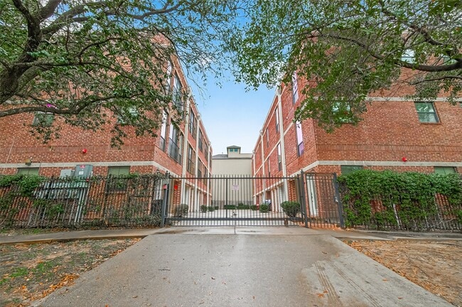 property at 118 McGowen St