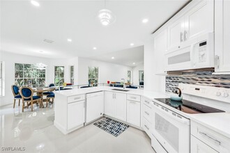 4150 Lake Forest Dr in Bonita Springs, FL - Building Photo - Building Photo