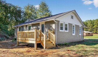 306 7th St E in Warrior, AL - Building Photo