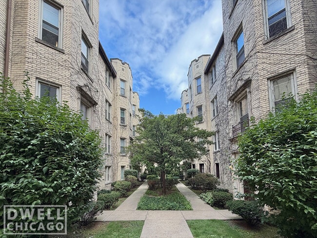 1430 W Farwell Ave, Unit 3S