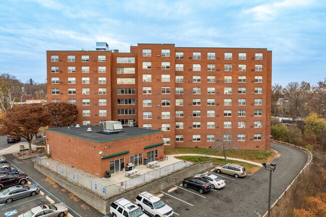 John Prete Apartments in West Haven, CT - Foto de edificio - Building Photo