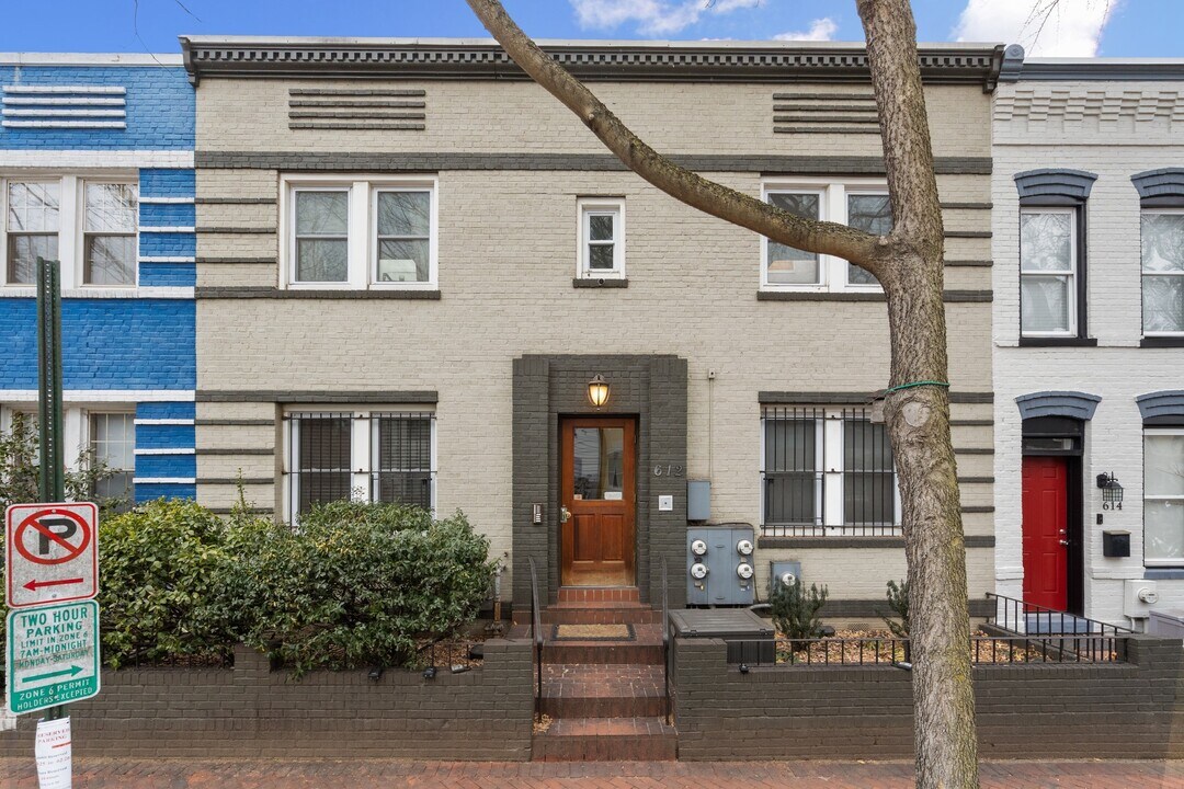 612 14th Pl NE, Unit 2 in Washington, DC - Building Photo