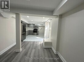 24 Wildhorse Ln in Brampton, ON - Building Photo