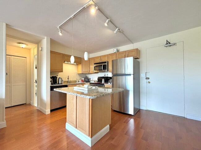 29 Concord Ave, Unit 706 in Cambridge, MA - Foto de edificio - Building Photo