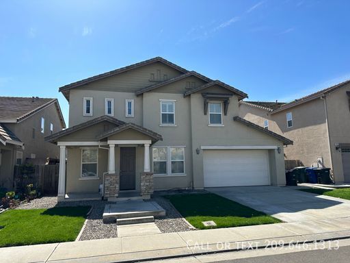 2704 Acapulco Way in Modesto, CA - Building Photo
