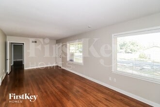 4205 Charleswood Rd in Memphis, TN - Building Photo - Building Photo
