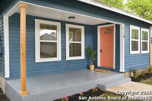118 Aganier Ave in San Antonio, TX - Building Photo