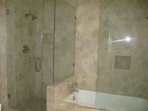 1568 Midvale Ave in Los Angeles, CA - Building Photo - Building Photo