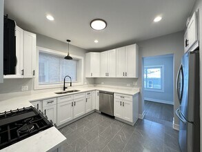 5510 N Luna Ave in Chicago, IL - Building Photo - Building Photo