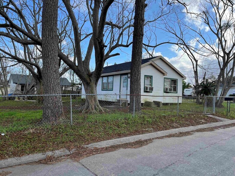 240 Boudreaux St in Houma, LA - Building Photo