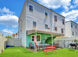 5-36 B 72 St in Queens, NY - Building Photo - Building Photo