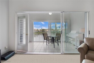 8375 Excalibur Cir in Naples, FL - Building Photo - Building Photo