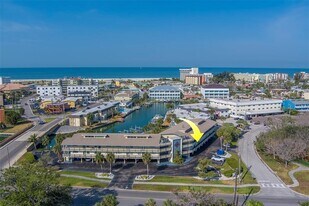 11650 Capri Cir S in Treasure Island, FL - Building Photo