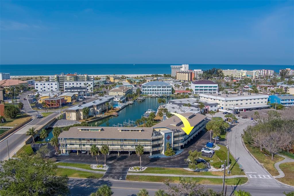 11650 Capri Cir S in Treasure Island, FL - Foto de edificio