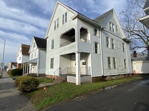 371 New Park Ave in Hartford, CT - Building Photo - Building Photo