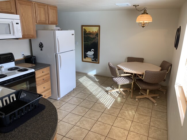 1227 Parkhill Dr in Billings, MT - Foto de edificio - Building Photo