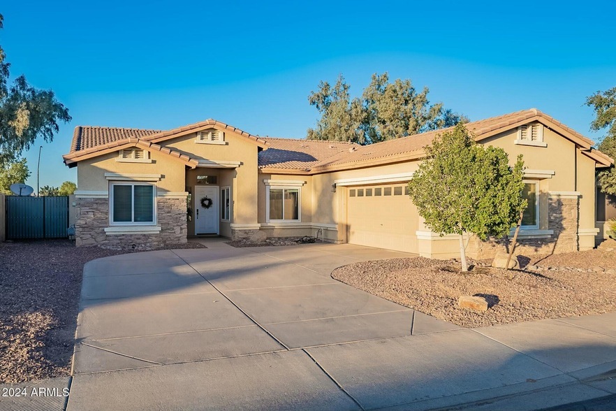 21164 E Lords Wy in Queen Creek, AZ - Building Photo