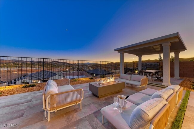 375 Portus Delphini Ct in Henderson, NV - Foto de edificio - Building Photo