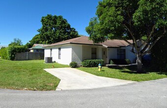 14587 Wood Pine Dr in Delray Beach, FL - Building Photo - Building Photo