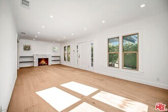 951 Hilldale Ave in West Hollywood, CA - Building Photo - Building Photo