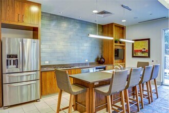 302 Brazos St in Austin, TX - Building Photo - Building Photo